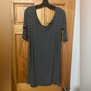 Women’s Old Navy Stretch Striped Black And White Dress Size